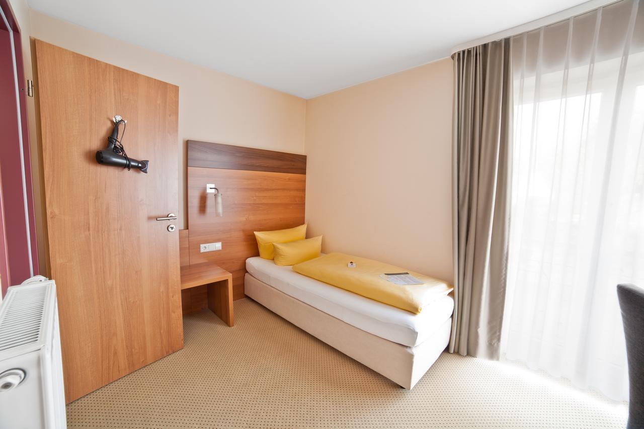 Allgovia Hotel Garni Ванген-им-Альгой Экстерьер фото